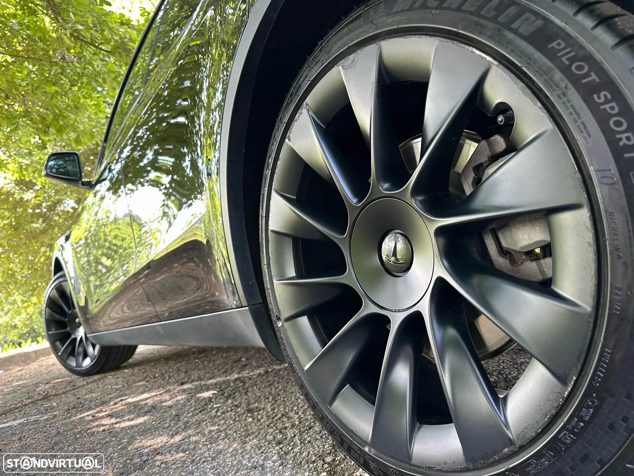 Tesla Model Y Long Range Dual Motor AWD - 7