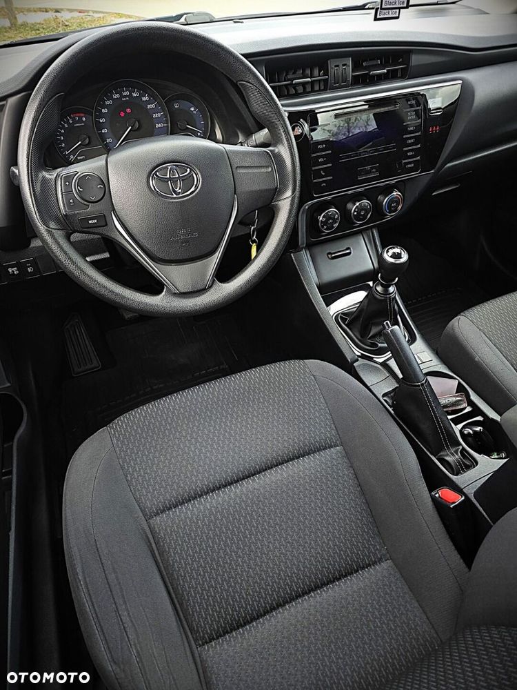 Toyota Corolla 1.6 Active EU6 - 17