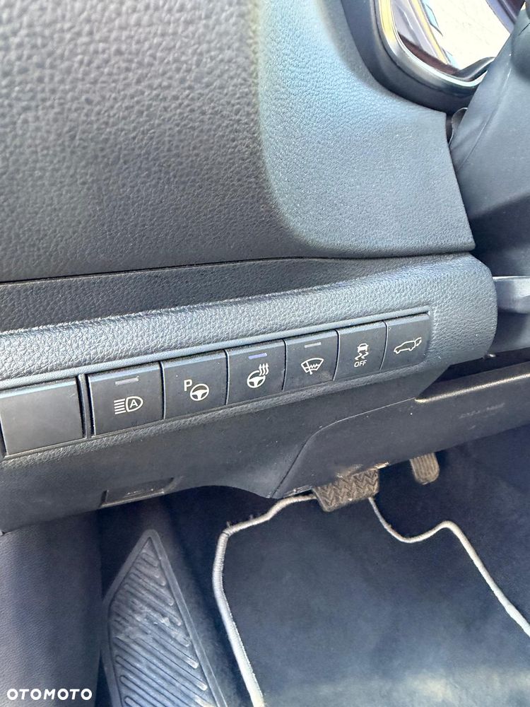 Toyota Corolla 2.0 Hybrid Executive - 25