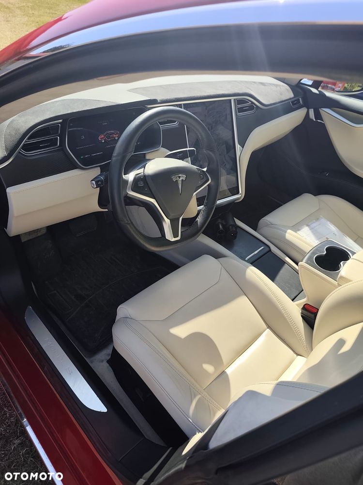 Tesla Model S - 13