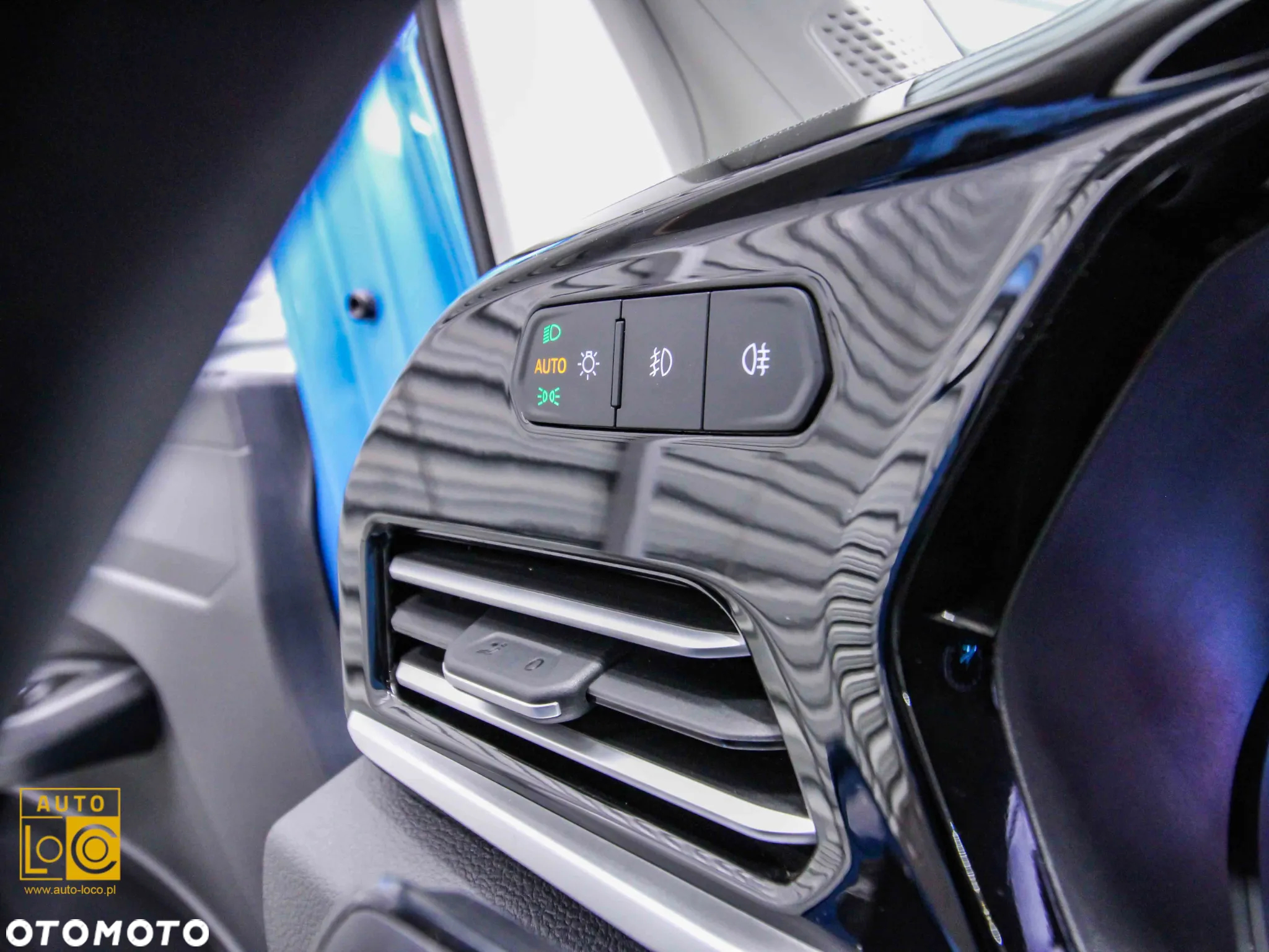 Ford Tourneo Connect Grand - 36