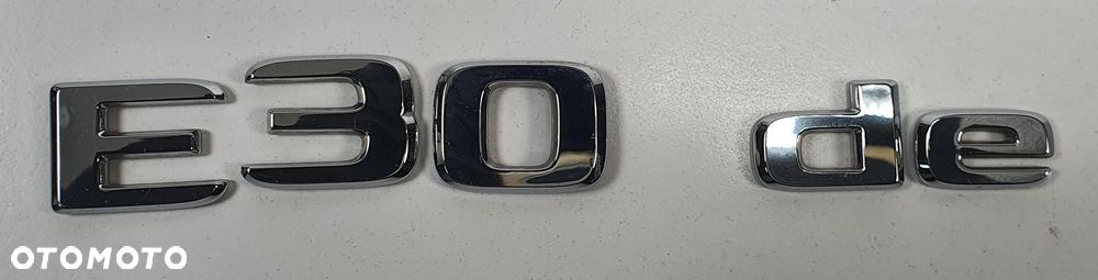 EMBLEMAT NAPIS ZNACZEK LOGO MERCEDES W213 - 1