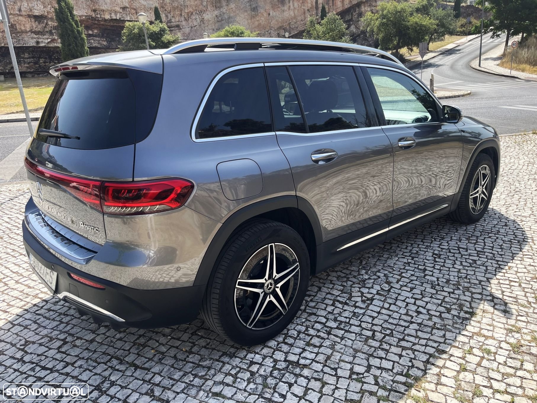 Mercedes-Benz EQB - 38