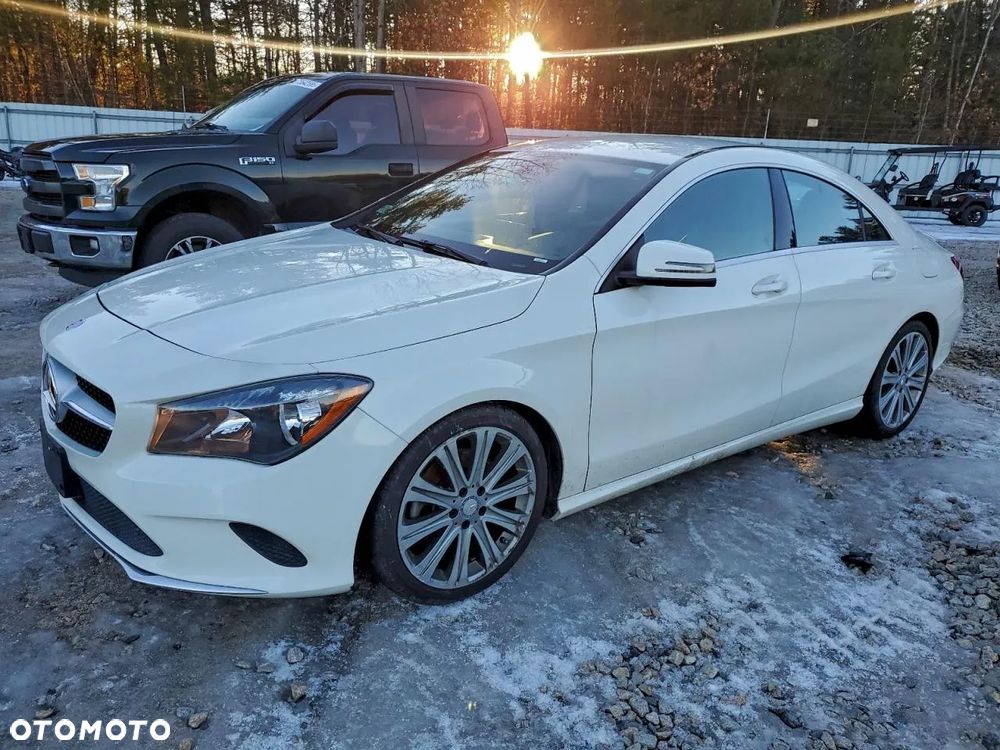 Mercedes-Benz CLA 250 4Matic 7G-DCT - 2
