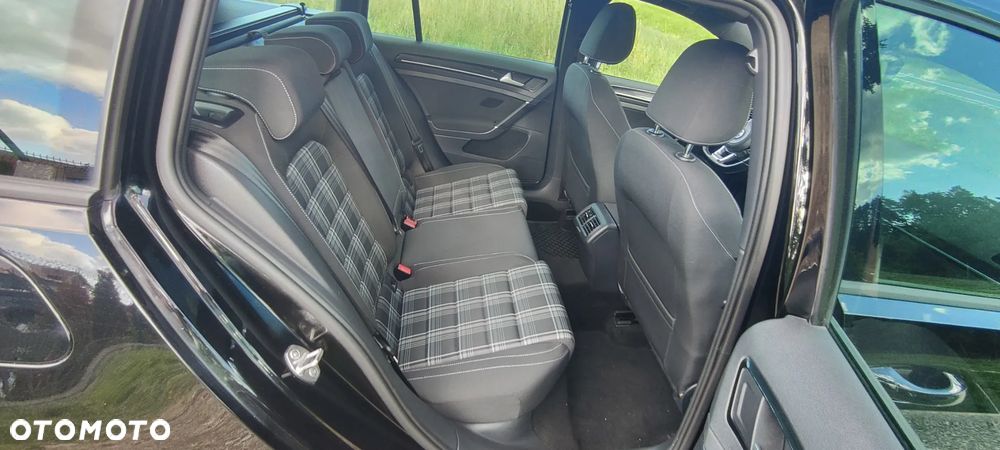 Volkswagen Golf 2.0 TDI BMT GTD - 23