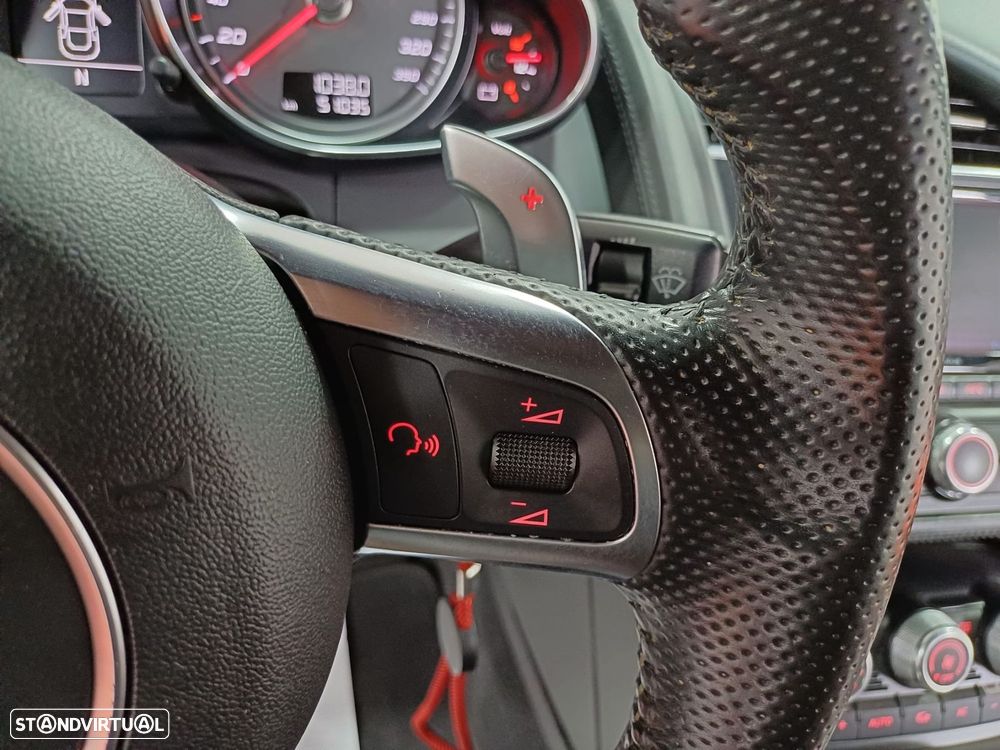 Audi R8 Spyder - 17