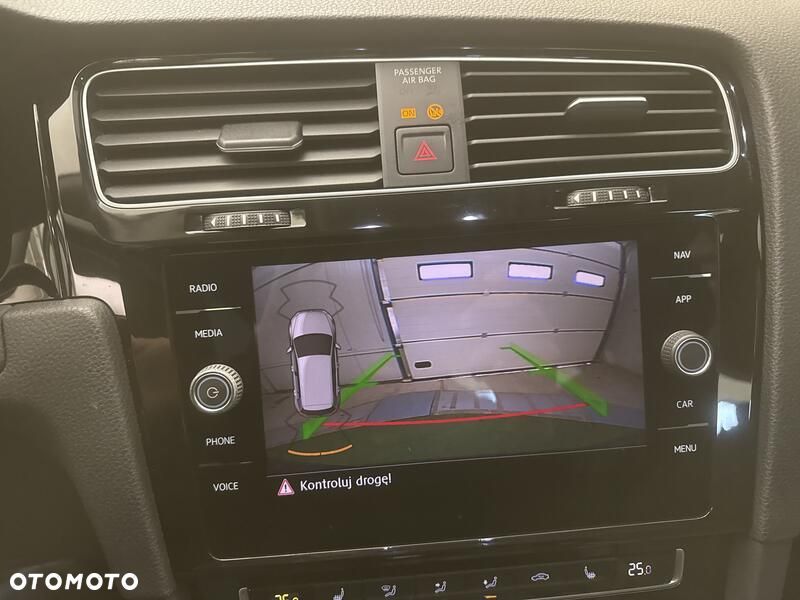 Volkswagen Golf - 16