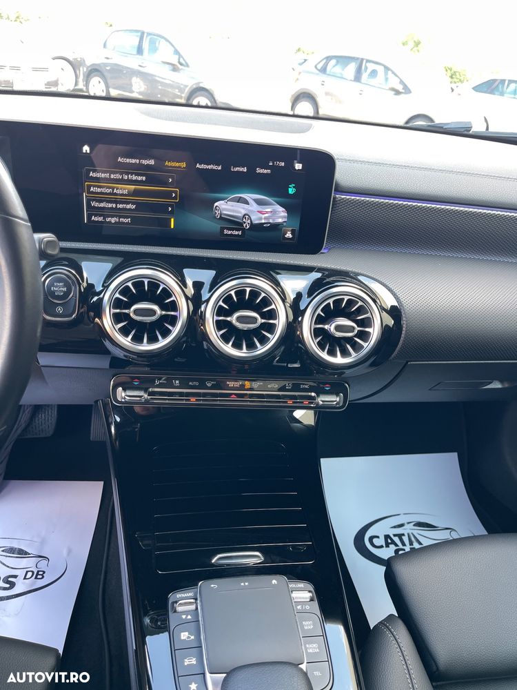 Mercedes-Benz CLA 180 - 35