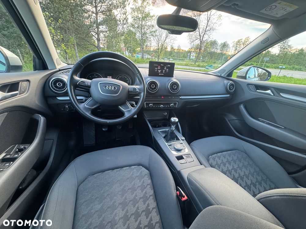 Audi A3 Sportback 1.6 TDI ultra Attraction - 17