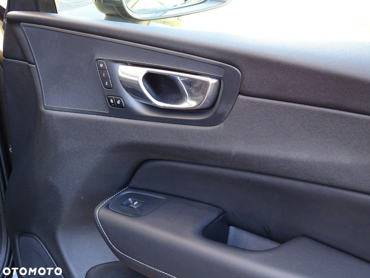 Volvo XC 60 D4 AWD Momentum - 40