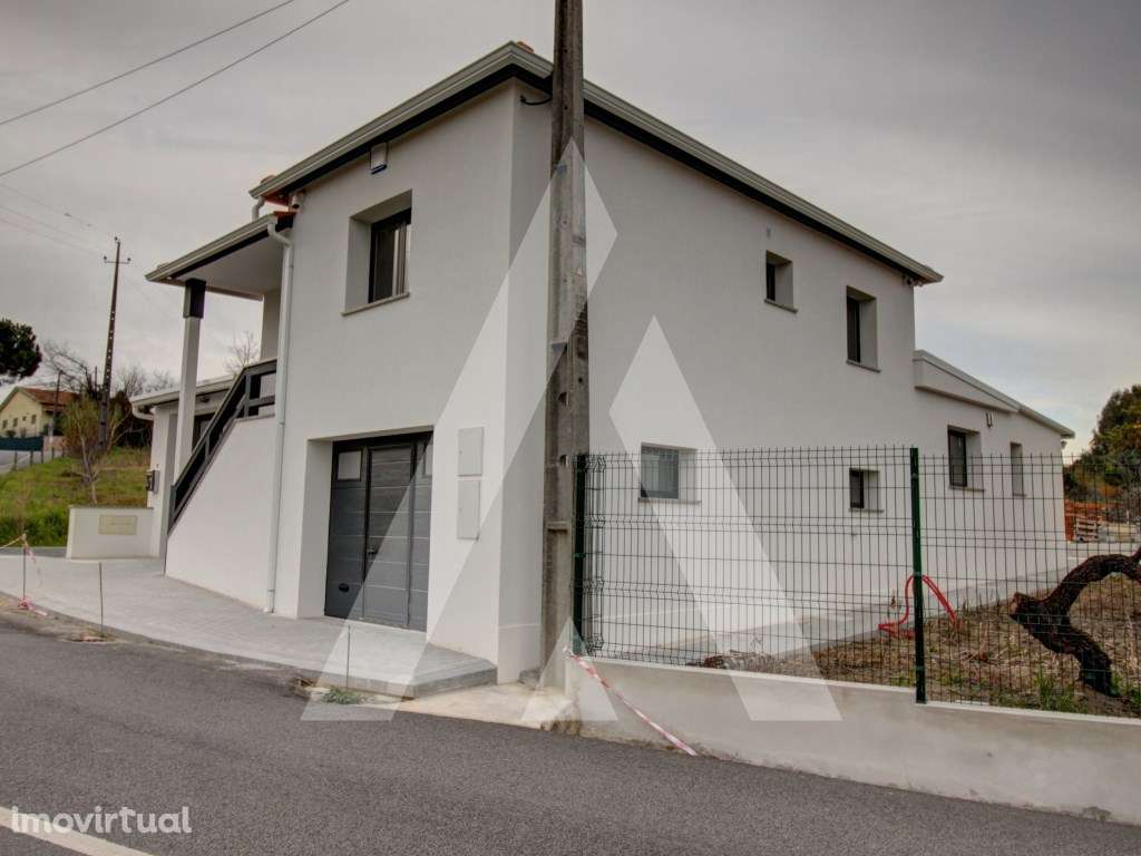 Moradia T2 na Amoreira do Repolão - Grande imagem: 2/40