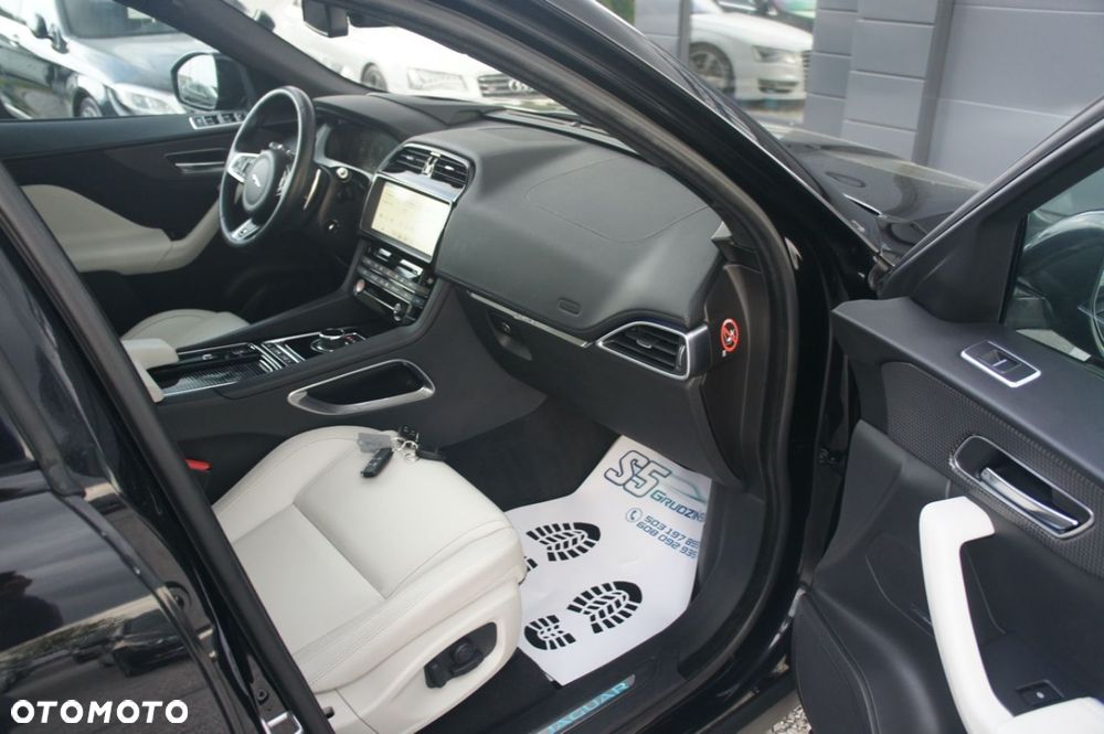 Jaguar F-Pace - 18