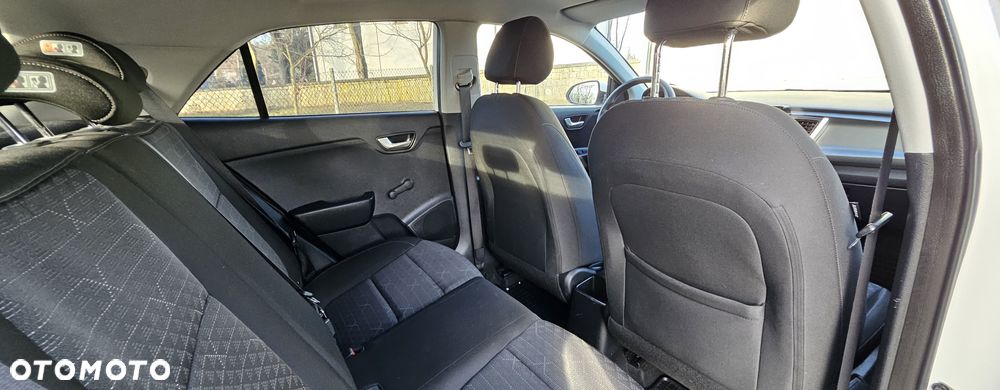 Kia Rio 1.2 Edition 7 - 13