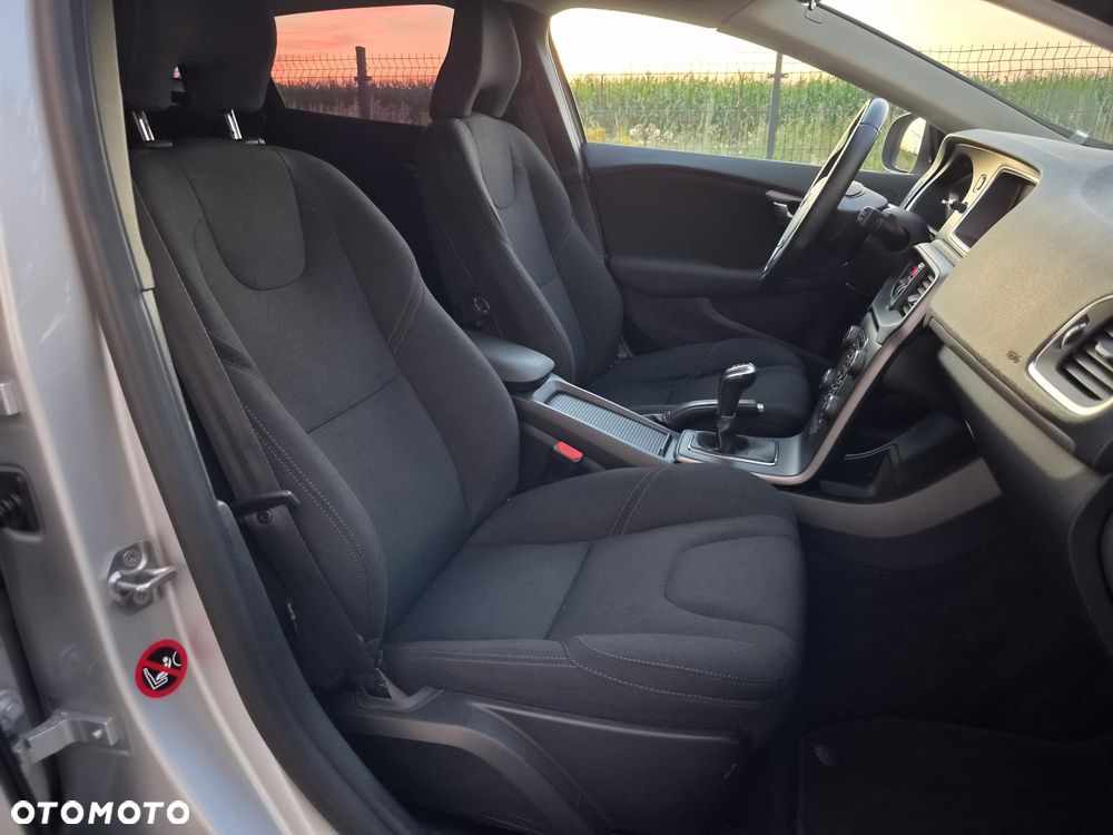 Volvo V40 D2 Kinetic - 27