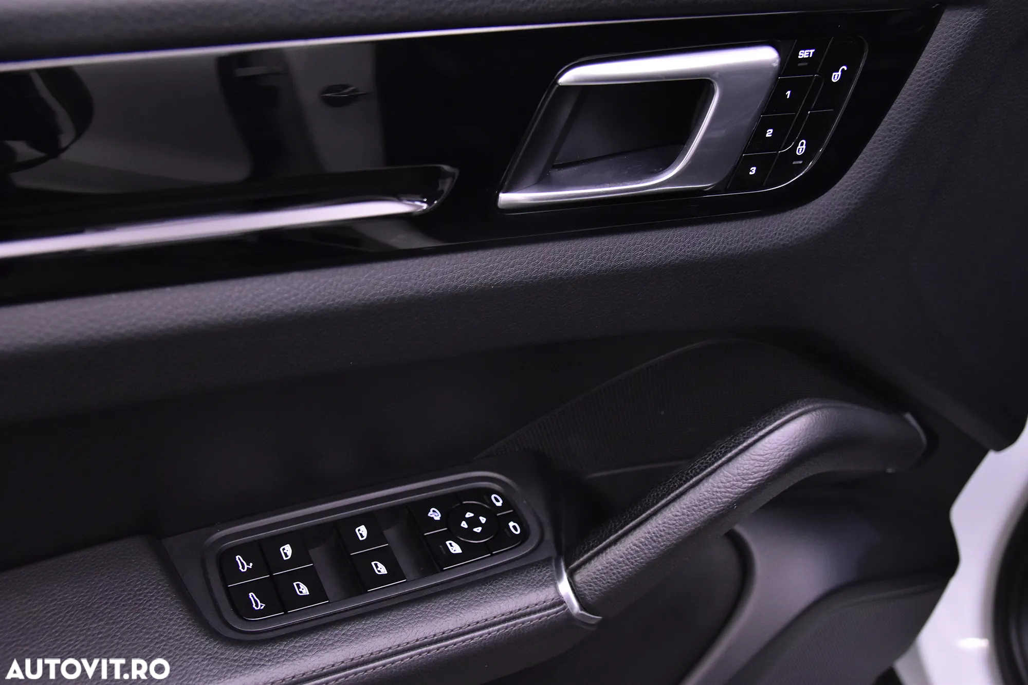 Porsche Cayenne - 14