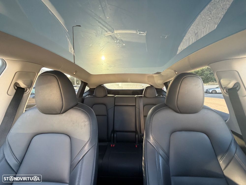 Tesla Model Y Performance Dual Motor AWD - 14