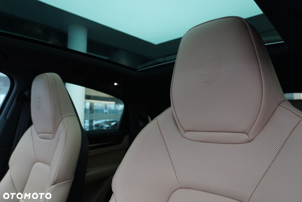 Porsche Cayenne - 21