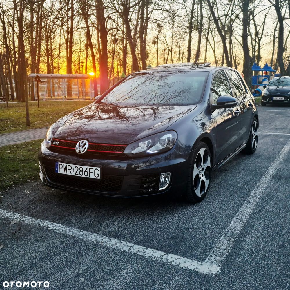 Volkswagen Golf 2.0 GTI - 1