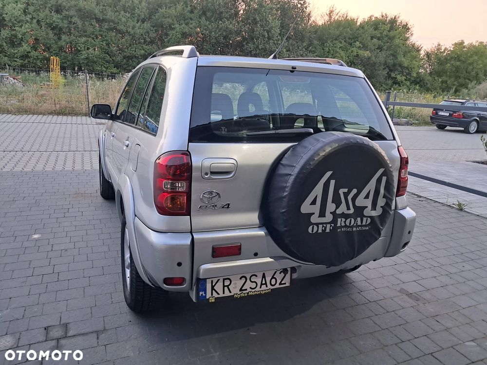 Toyota RAV4 2.0 VVT-i 4x4 - 11