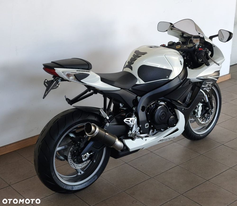 Suzuki GSX-R - 6