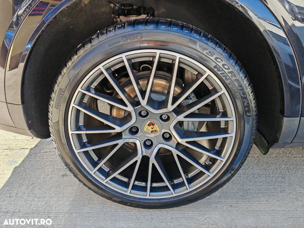 Porsche Cayenne S - 9