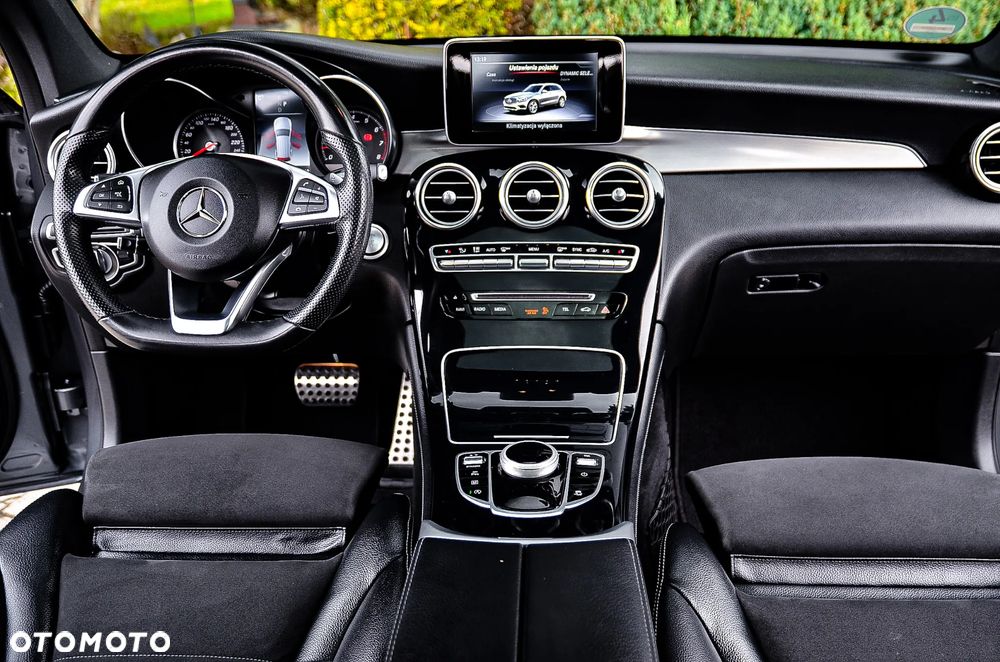 Mercedes-Benz GLC 250 4Matic 9G-TRONIC AMG Line - 32
