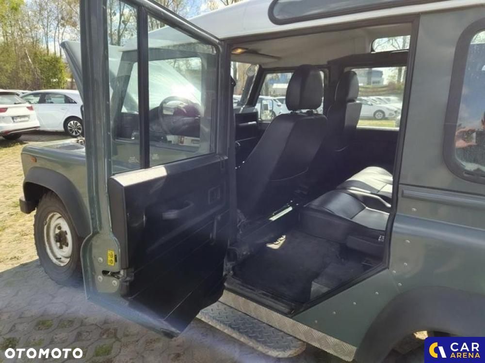 Land Rover Defender - 29