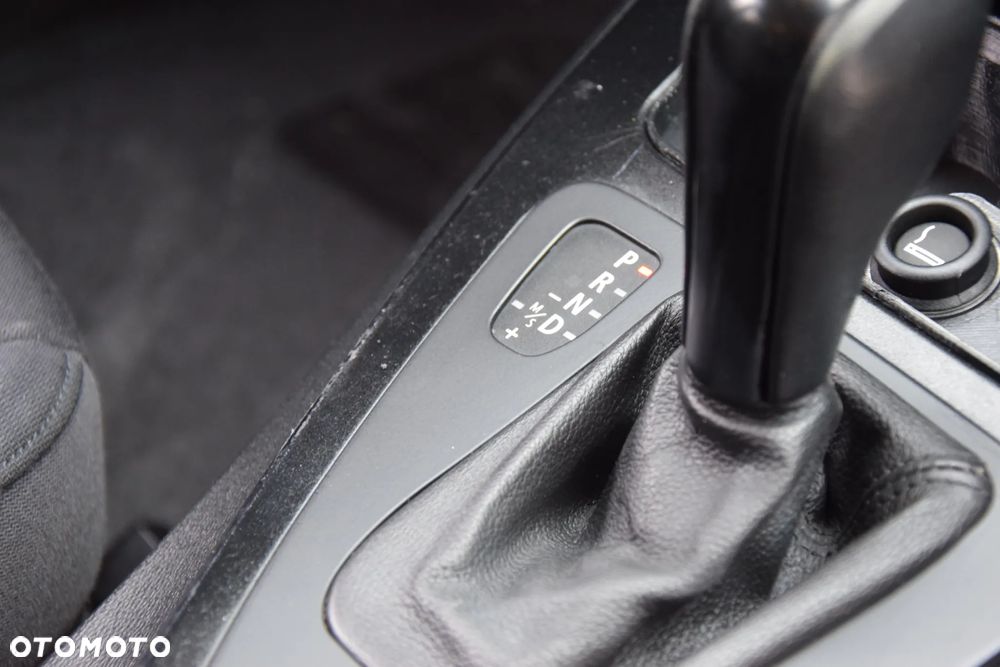 BMW Seria 3 325i - 30