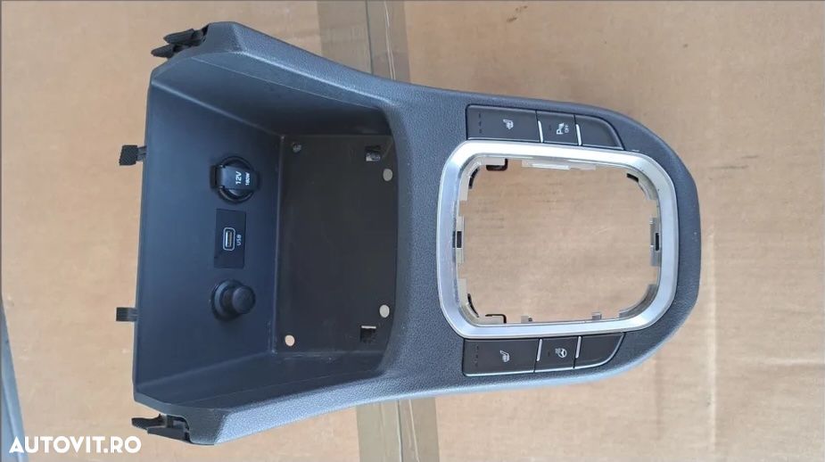 Ornament trim central schimbator viteze plansa bord Hyundai i30 PD PDE gen 3 - 1