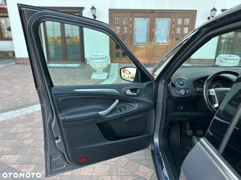 Ford S-Max 2.0 TDCi DPF Titanium - 32