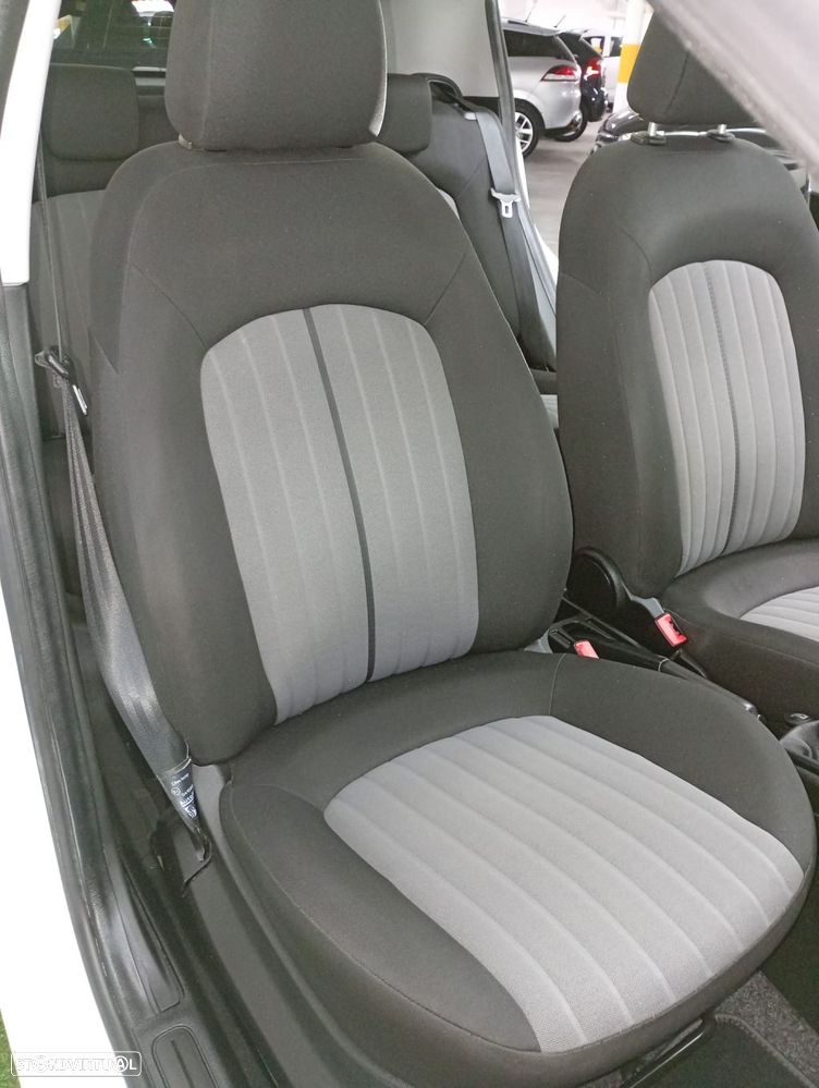 Fiat Punto 1.3 M-Jet Easy S&S - 25