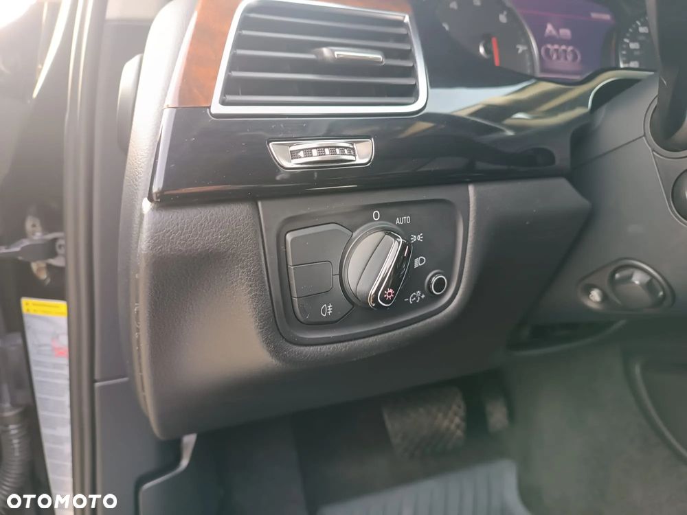 Audi A8 4.2 FSI L Quattro - 11