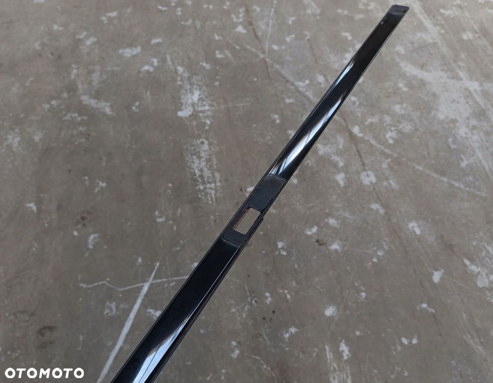 LISTWA DACHOWA PRAWA MERCEDES C KLASA W204 C220 CDI 2.2 - 1