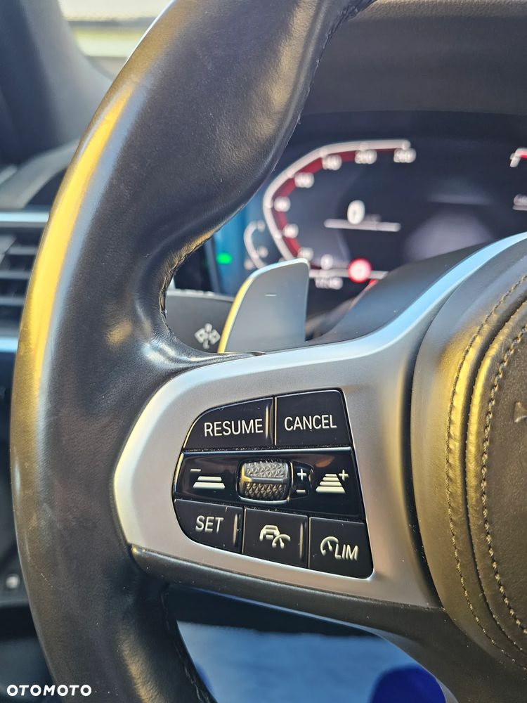 BMW Seria 3 330e M Sport - 21