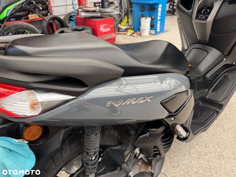 Yamaha NMAX - 12