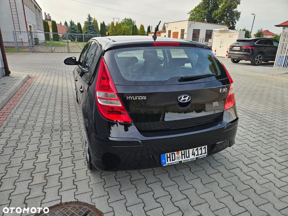 Hyundai i30 1.4 FIFA WM Edition - 6