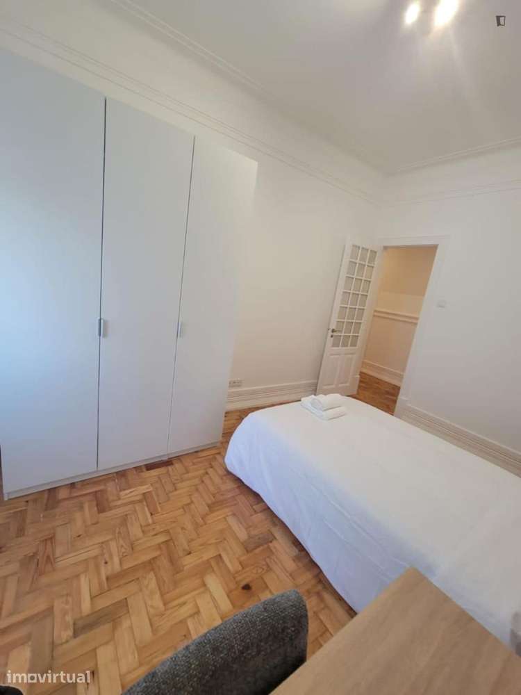 Quarto - localizado em Arroios Lisbon - Grande imagem: 4/10