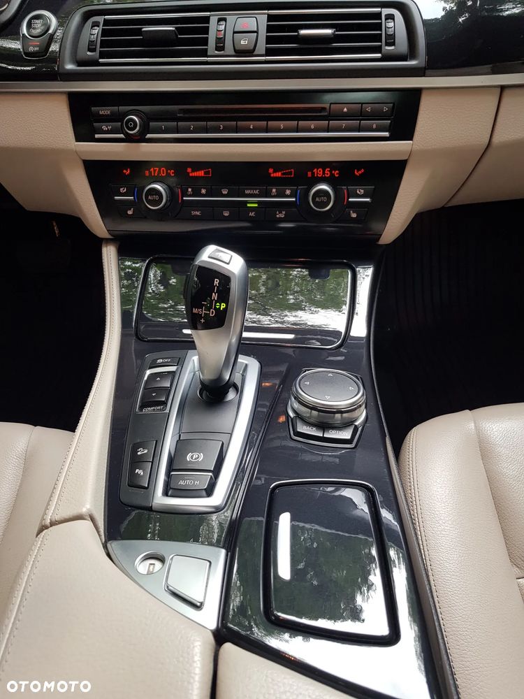 BMW Seria 5 528i xDrive - 21