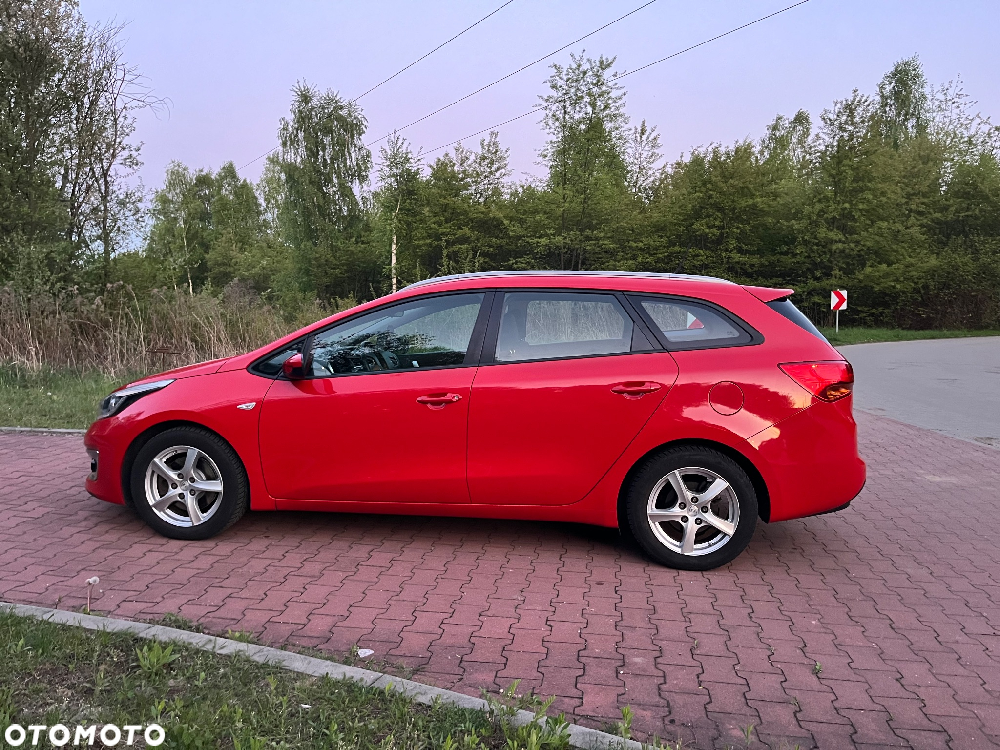 Kia Ceed 1.6 GDI SW Dream Team Edition - 5