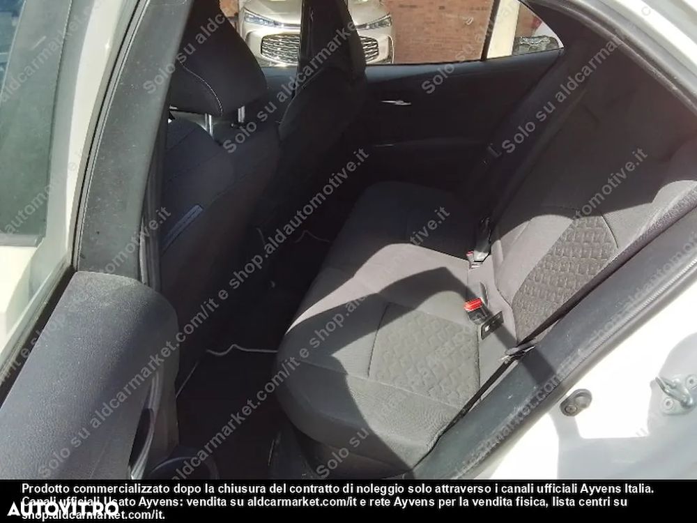 Toyota Corolla 1.8 HSD Business - 11