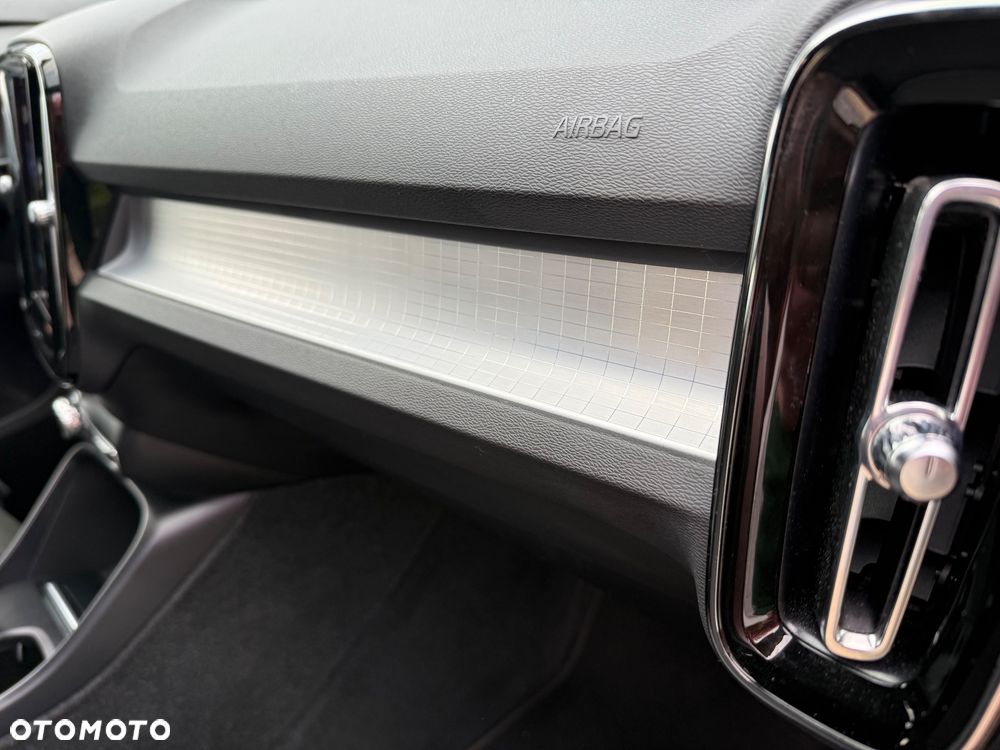 Volvo XC 40 B3 B DKG Plus Bright - 37