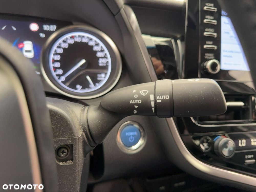 Toyota Camry - 24