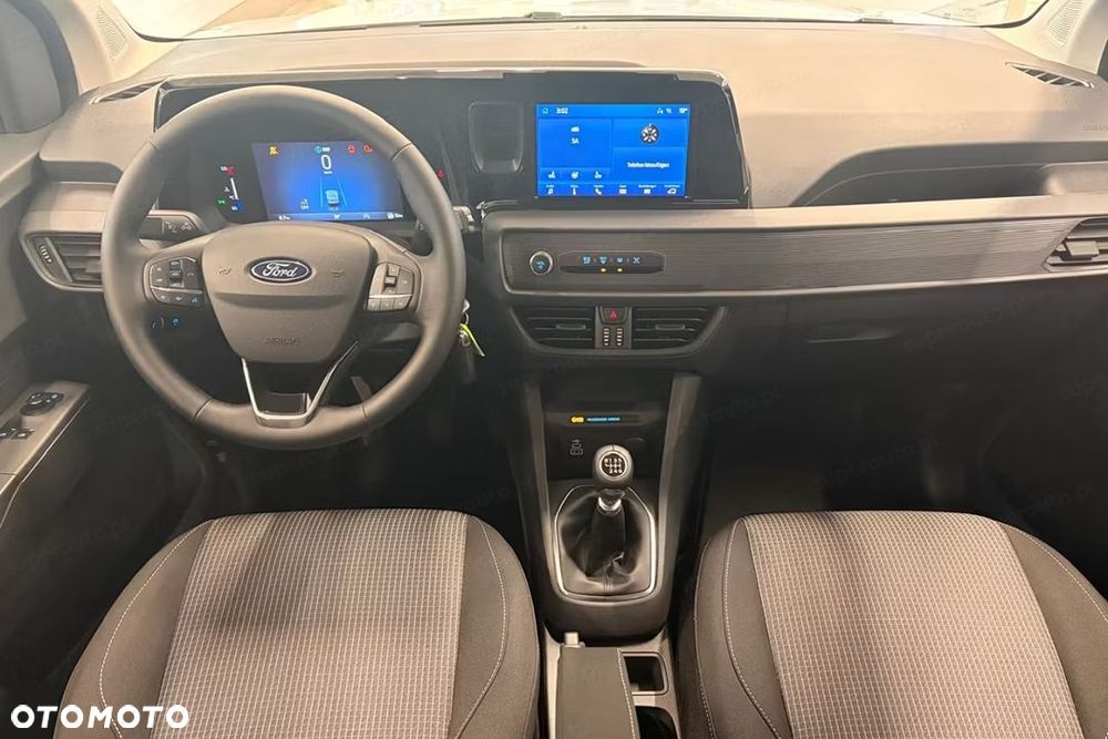 Ford Transit Courier - 13