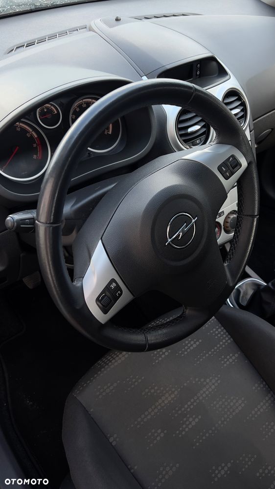 Opel Corsa - 12