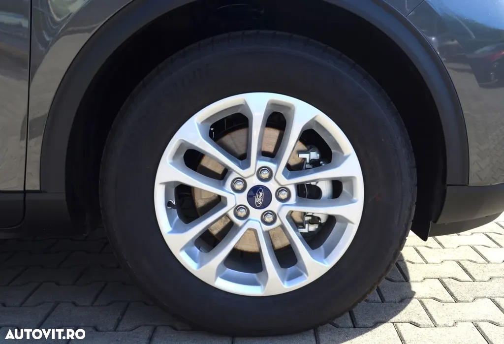 Ford Kuga - 12