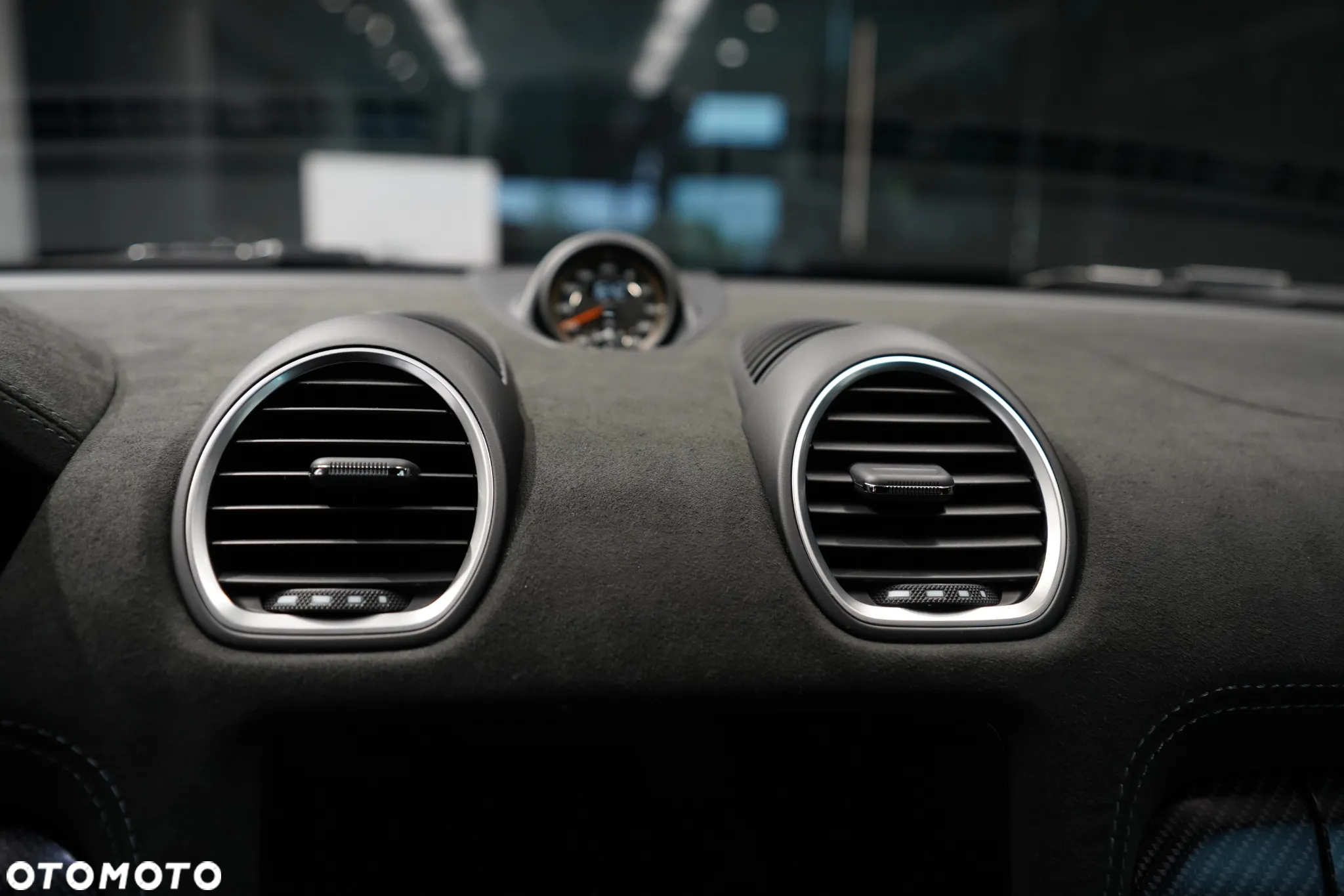Porsche 718 Spyder - 26