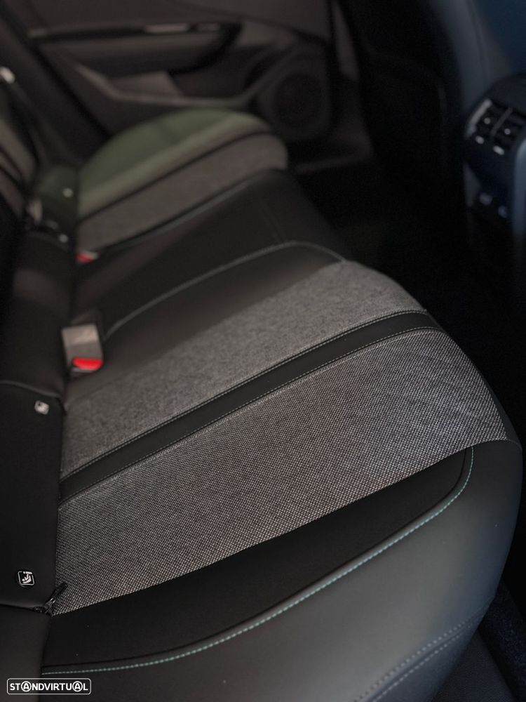 Peugeot 408 1.2 PureTech Allure Pack EAT8 - 53