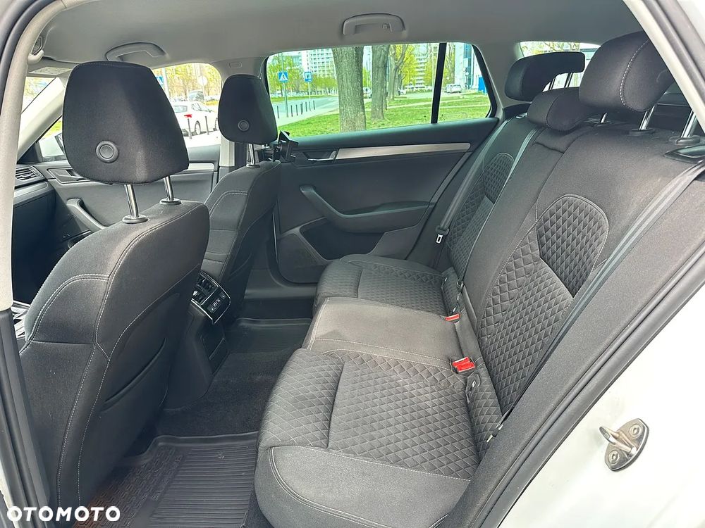 Skoda Superb 2.0 TDI Style DSG - 9