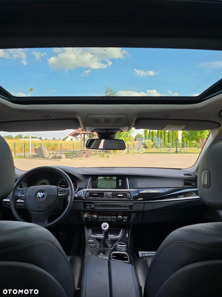 BMW Seria 5 520d Touring Luxury Line - 33