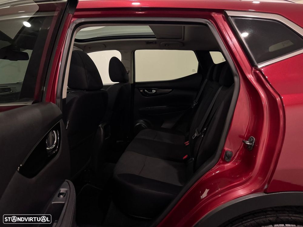 Nissan Qashqai 1.5 dCi N-Connecta 18 - 34